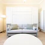 Daire Le Soleil, Juan Les Pins, 2 Min Walk To Beach, Ac, Last Floor! Antibes
