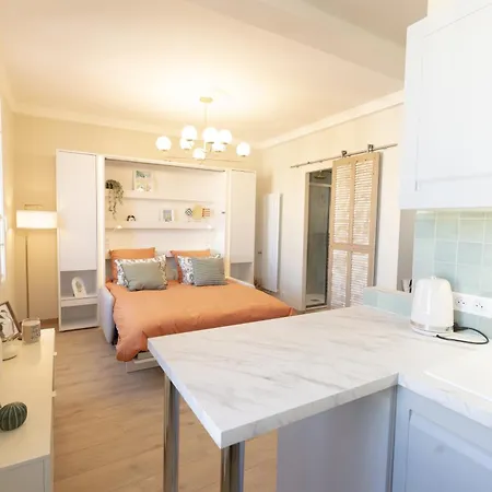 Διαμέρισμα Le Soleil, Juan Les Pins, 2 Min Walk To Beach, Ac, Last Floor! *