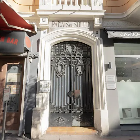 Le Soleil, Juan Les Pins, 2 Min Walk To Beach, Ac, Last Floor! Διαμέρισμα Αντίμπ