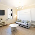 Le Soleil, Juan Les Pins, 2 Min Walk To Beach, Ac, Last Floor! * 昂蒂布
