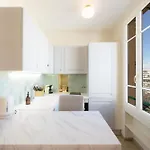 Le Soleil, Juan Les Pins, 2 Min Walk To Beach, Ac, Last Floor! *