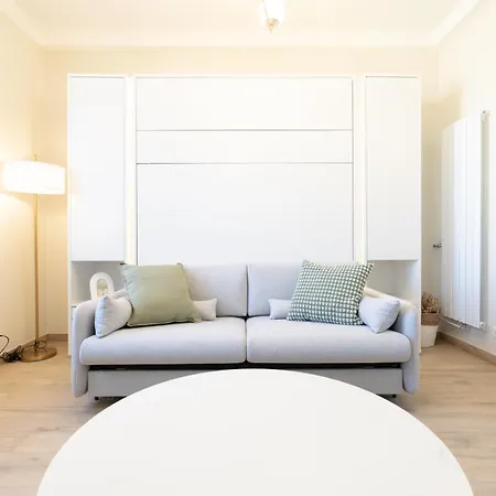 Apartman Le Soleil, Juan Les Pins, 2 Min Walk To Beach, Ac, Last Floor! Antibes