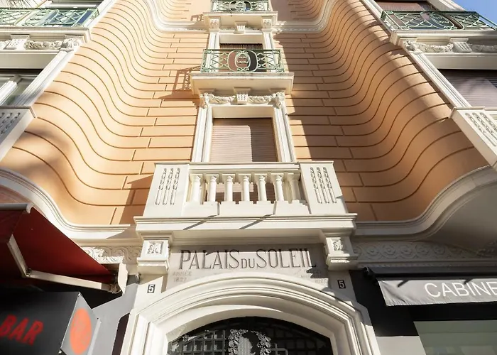 Le Soleil, Juan Les Pins, 2 Min Walk To Beach, Ac, Last Floor! *